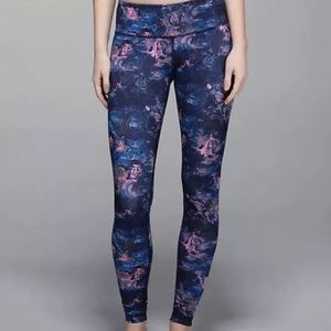 LULULEMON Floral Patterned Leggings